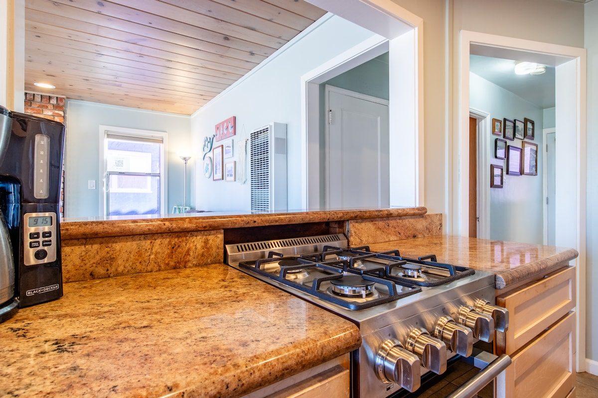 Full kitchen image 5